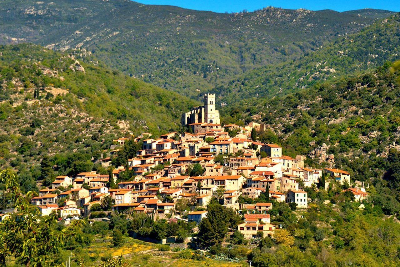 Casa Ilicia Hotel Eus Bagian luar foto